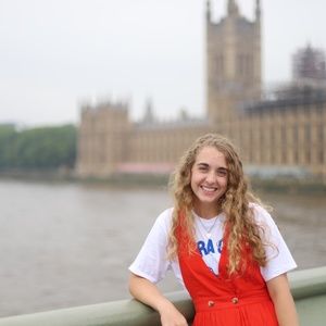 Meet your Posher, Raegan